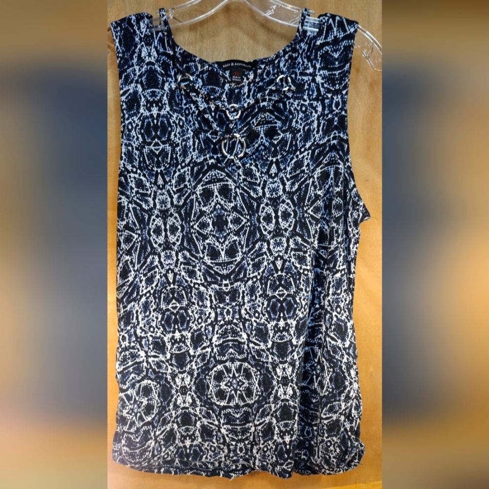 Rock & Republic blue white geometric sleeveless blouse XL Women's